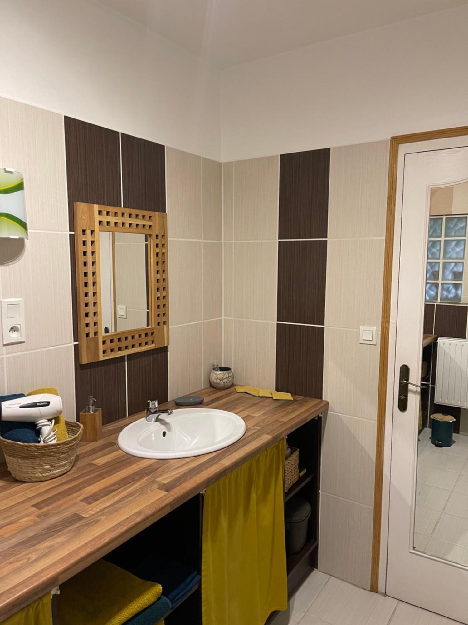 Maison Aux Volets Bleus Quévert Esterno foto